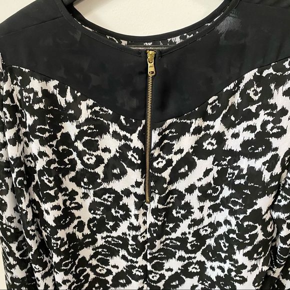 Worthington Blouse - Picture 3 of 7